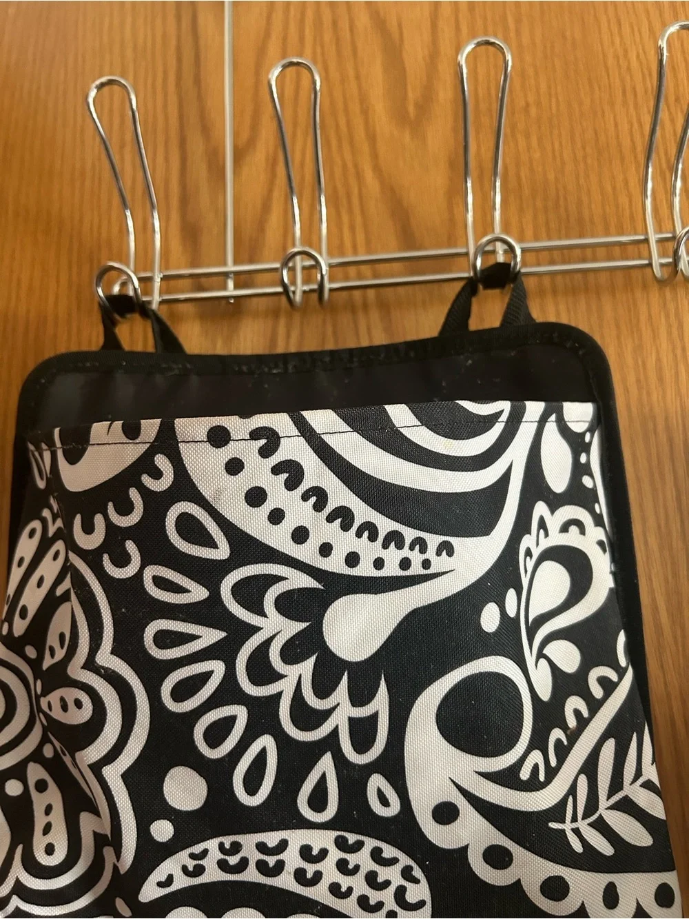 Thirty One 31 oh snap Black & White Paisley Hanging Organizer Pockets